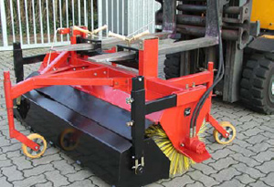 Sweeping machines for folk-lift trucks